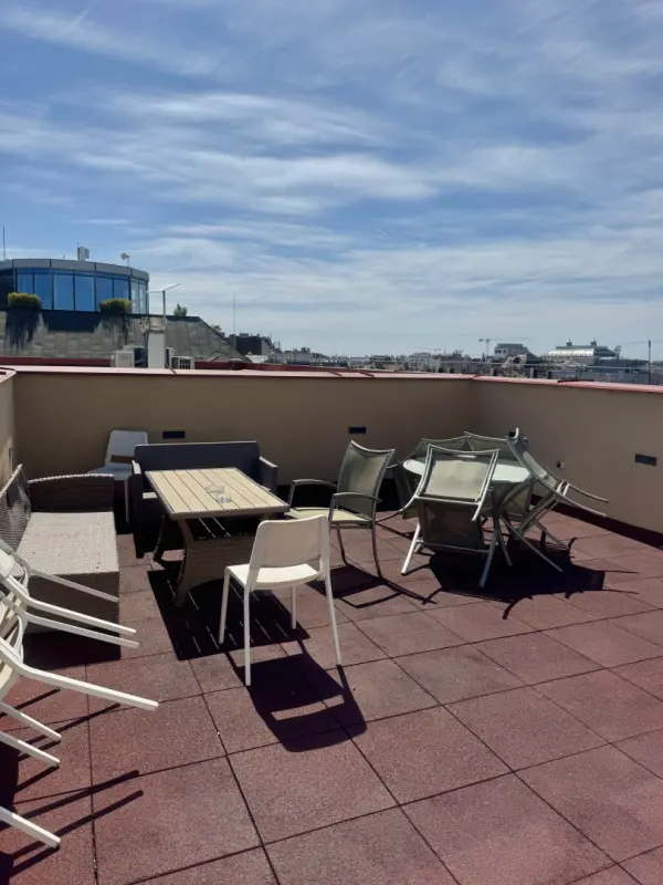 Kiadó iroda, Budapest, VI. kerület 18 szoba 910 m² 4.96 M Ft/hó + Áfa